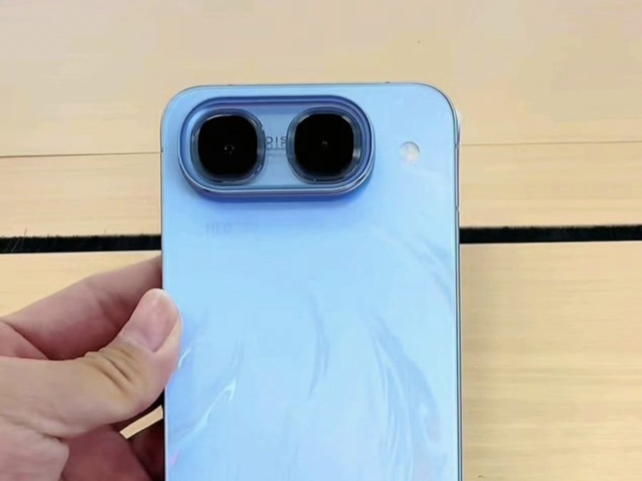 iQOO Neo 11 Extreme Edition surfaces with a 9,000 mAh battery in leaked photos