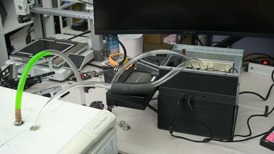 NAS with Intel Core i5-1235U turned into gaming PC: RTX 5060 boosted performance by 828%