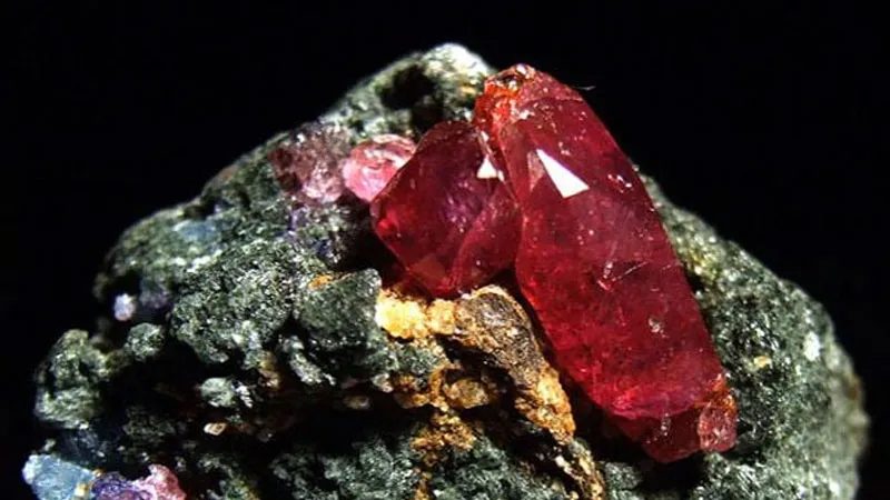 NASA rover finds corundum on Mars — the mineral behind rubies and sapphires NASA rover finds corundum on Mars — the mineral behind rubies and sapphires