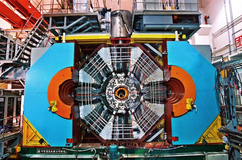 Physicists may have finally caught a glueball — a particle with no quarks at all Physicists may have finally caught a glueball — a particle with no quarks at all