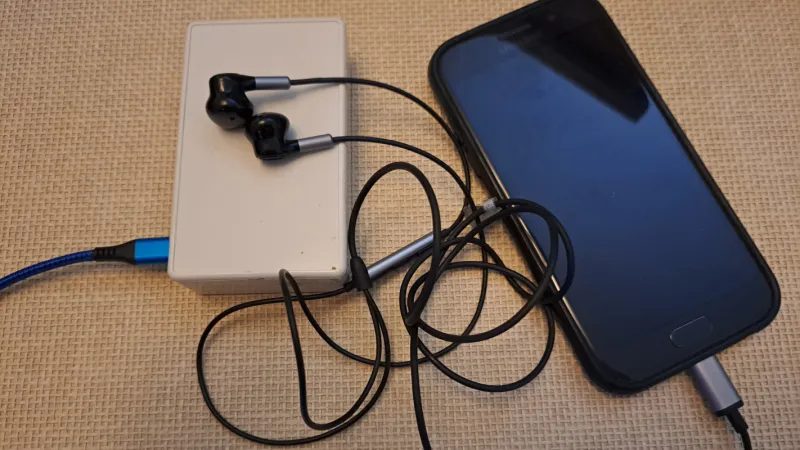Smartphone Becomes a Keyboard Without Bluetooth or Wi-Fi: Sound via Browser Smartphone Becomes a Keyboard Without Bluetooth or Wi-Fi: Sound via Browser