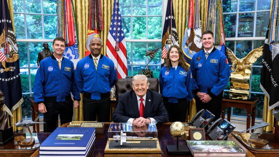 Trump to award Artemis II crew the Congressional Space Medal of Honor after record-breaking Moon flyby Trump to award Artemis II crew the Congressional Space Medal of Honor after record-breaking Moon flyby